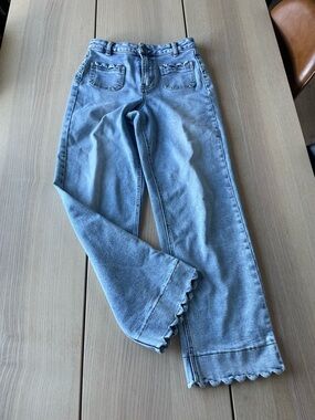 Cream Women's Light Blue Scalloped Hem Jeans size 27 straight leg ladies jeans